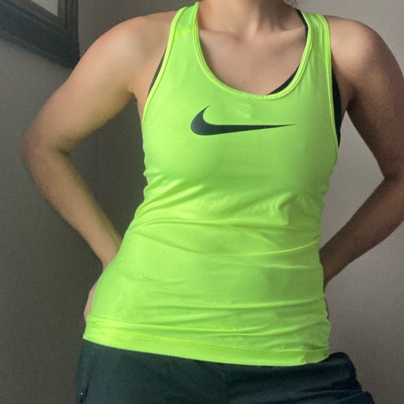 Nike Tops - 🎾NIKE neon tank🎾